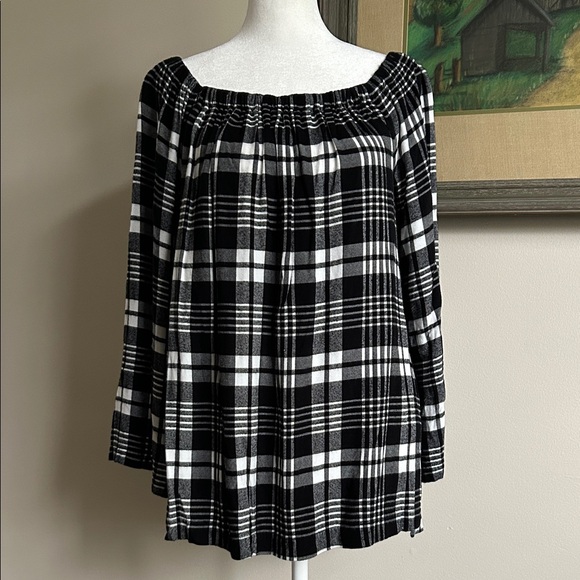 Chelsea & Theodore Black/White Plaid Flannel Top.  Soft, comfortable fit. Size L - Picture 1 of 7